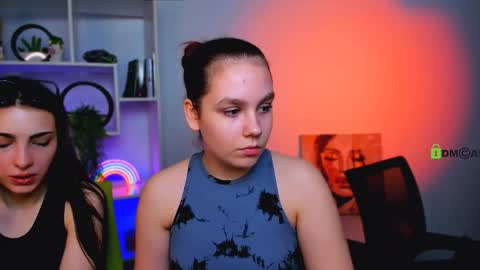 mary skiny online show from March 26, 2026, 6:08 am
