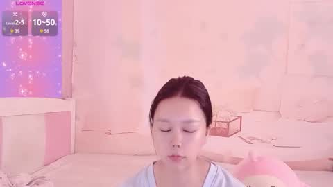 mary_uu online show from October 10, 2025, 7:51 am