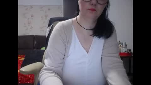 Mary online show from March 3, 2025, 10:06 am