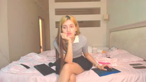 Snapshot of marya442004 chatting on October 10, 2025, 4:55 am marya442004 online show from October 10, 2025, 4:55 am