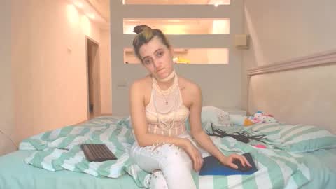 Snapshot of marya442004 chatting on October 19, 2025, 3:12 pm marya442004 online show from October 19, 2025, 3:12 pm