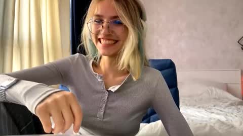 Kira online show from September 11, 2025, 12:49 pm