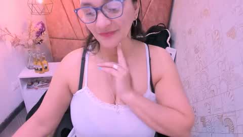 Marylin online show from September 10, 2025, 7:47 pm