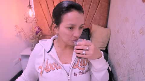 Marylin online show from October 18, 2025, 8:09 pm