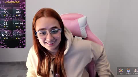 Snapshot of maryluna95 chatting on December 14, 2024, 7:29 am Dulce Maria online show from December 14, 2024, 7:29 am