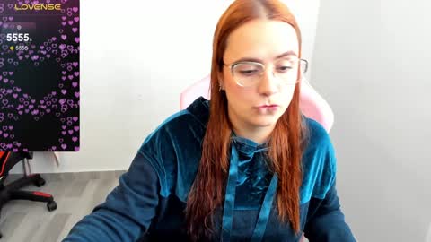 Snapshot of maryluna95 chatting on January 6, 2025, 7:24 pm Dulce Maria online show from January 6, 2025, 7:24 pm