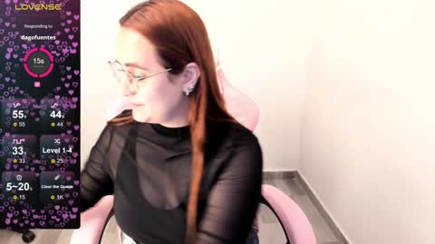 Snapshot of maryluna95 chatting on January 29, 2025, 6:43 am Dulce Maria online show from January 29, 2025, 6:43 am