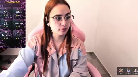 Snapshot of maryluna95 chatting on January 30, 2025, 6:35 am Dulce Maria online show from January 30, 2025, 6:35 am