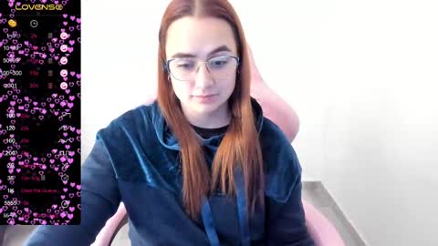 Snapshot of maryluna95 chatting on February 25, 2025, 6:03 am Dulce Maria online show from February 25, 2025, 6:03 am
