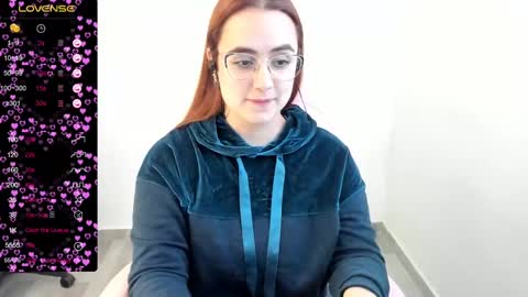 Snapshot of maryluna95 chatting on February 25, 2025, 10:07 pm Dulce Maria online show from February 25, 2025, 10:07 pm