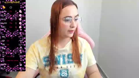 Snapshot of maryluna95 chatting on February 26, 2025, 4:56 pm Dulce Maria online show from February 26, 2025, 4:56 pm