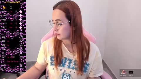 Snapshot of maryluna95 chatting on February 26, 2025, 11:04 pm Dulce Maria online show from February 26, 2025, 11:04 pm
