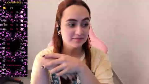 Snapshot of maryluna95 chatting on February 27, 2025, 5:13 am Dulce Maria online show from February 27, 2025, 5:13 am