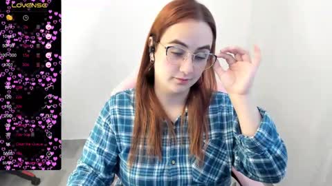 Snapshot of maryluna95 chatting on March 4, 2025, 11:00 pm Dulce Maria online show from March 4, 2025, 11:00 pm