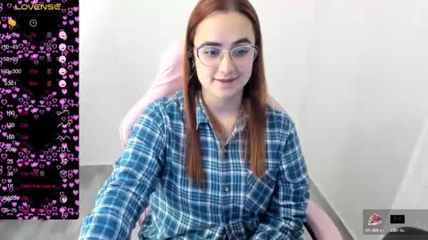 Snapshot of maryluna95 chatting on March 5, 2025, 2:03 am Dulce Maria online show from March 5, 2025, 2:03 am
