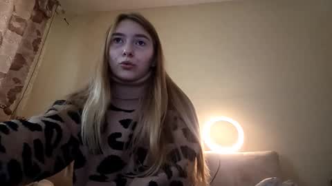 Hi My name is Elina Im 18 years old. online show from September 15, 2025, 6:46 am