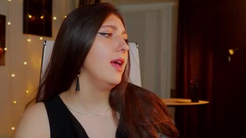 Snapshot of marymillerr chatting on September 20, 2025, 9:32 am Mary Miller online show from September 20, 2025, 9:32 am