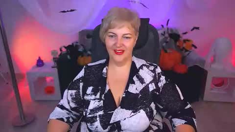 marymogan online show from October 23, 2025, 4:56 am