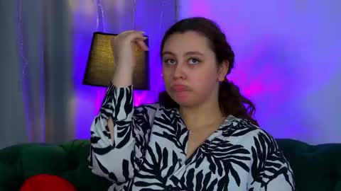 Snapshot of marymurrays chatting on March 23, 2026, 6:23 pm MaryMurrays online show from March 23, 2026, 6:23 pm