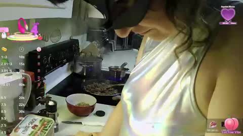 Snapshot of marynka21 chatting on October 29, 2025, 8:43 pm marynka21 online show from October 29, 2025, 8:43 pm