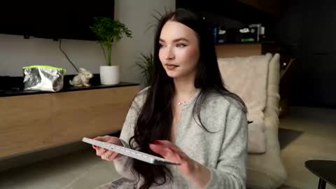 Marina online show from October 3, 2025, 9:06 am