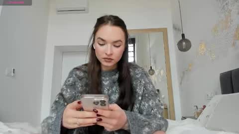 Marina online show from December 3, 2025, 12:03 pm