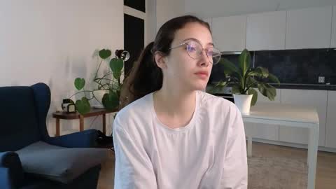 Snapshot of maryrosejansson chatting on February 21, 2026, 8:26 am Hi Im Olivia Im new here3 online show from February 21, 2026, 8:26 am