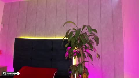 marysofff online show from November 25, 2025, 7:58 pm