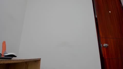 3 online show from October 29, 2025, 3:14 pm