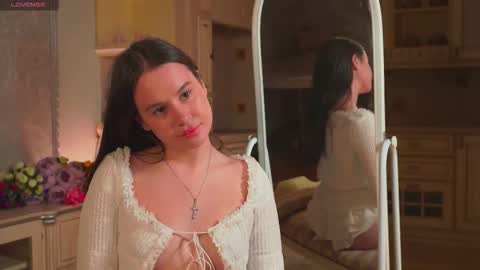 I am Mary   Its my first day here online show from September 10, 2025, 4:40 pm
