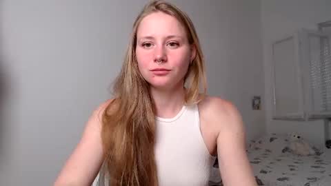 Snapshot of marytiny chatting on July 10, 2026, 4:53 pm Mary online show from July 10, 2026, 4:53 pm