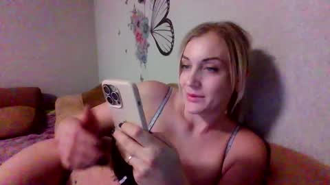 maryyemm online show from January 2, 2025, 2:57 pm