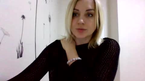 maryyemm online show from January 12, 2025, 8:14 pm