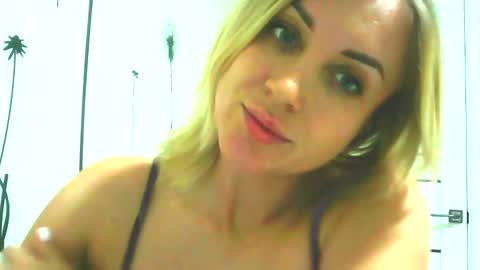 maryyemm online show from January 15, 2025, 7:34 pm