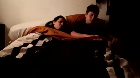 Mary y joni online show from April 21, 2026, 2:37 am