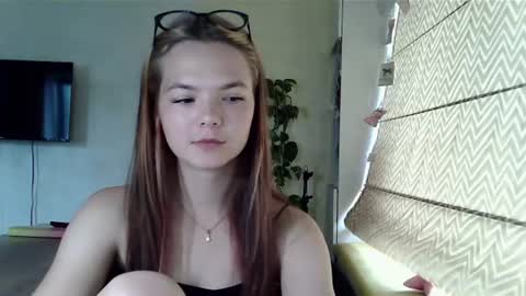 Snapshot of masakodownen chatting on July 13, 2026, 9:23 am Nessa online show from July 13, 2026, 9:23 am