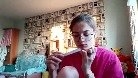 Kelly online show from April 21, 2026, 9:37 am