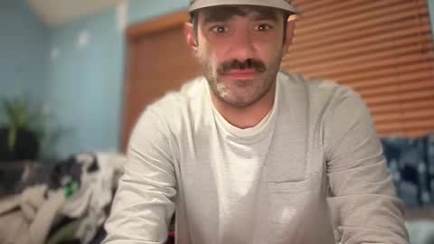 Snapshot of masculinehole chatting on October 15, 2025, 2:11 am Masculine Hole online show from October 15, 2025, 2:11 am