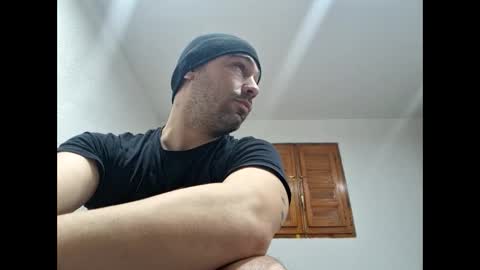 Snapshot of masculinotop chatting on March 17, 2026, 8:39 am masculinotop online show from March 17, 2026, 8:39 am