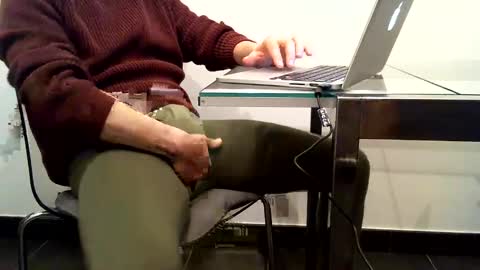 Snapshot of mask07 chatting on February 6, 2025, 7:40 pm Mask07 online show from February 6, 2025, 7:40 pm