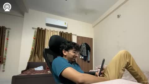 Snapshot of maskboyz2003 chatting on September 17, 2025, 4:52 pm maskboyz2003 online show from September 17, 2025, 4:52 pm