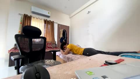 Snapshot of maskboyz2003 chatting on September 25, 2025, 5:33 am maskboyz2003 online show from September 25, 2025, 5:33 am