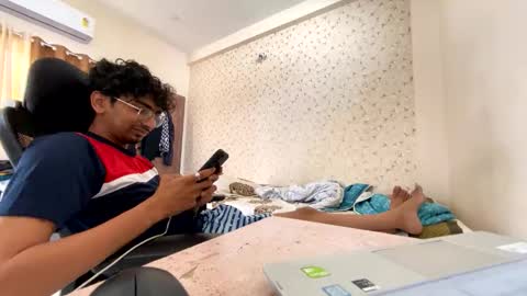 Snapshot of maskboyz2003 chatting on October 23, 2025, 4:12 am maskboyz2003 online show from October 23, 2025, 4:12 am