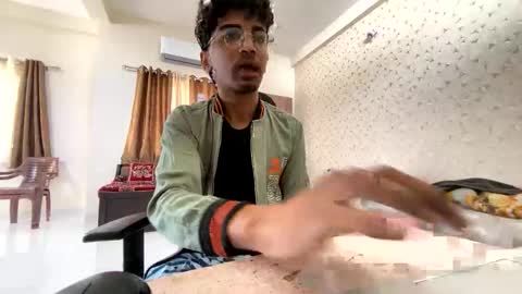 maskboyz2003 online show from November 10, 2025, 5:17 am