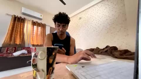 maskboyz2003 online show from November 27, 2025, 3:19 am