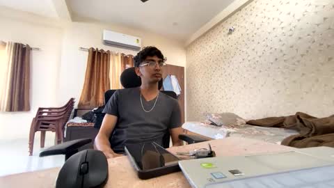 maskboyz2003 online show from December 22, 2025, 5:59 am