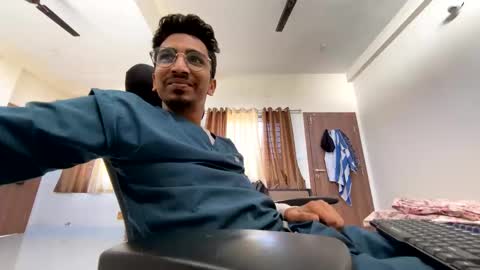 Mask Boy online show from December 11, 2024, 6:14 am