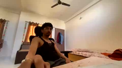 Mask Boy online show from February 26, 2025, 2:37 am