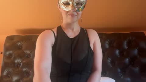Snapshot of maskedflirt3 chatting on April 12, 2026, 12:10 pm maskedflirt3 online show from April 12, 2026, 12:10 pm