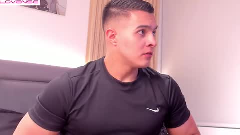 Mason Bennet online show from December 17, 2025, 11:22 pm